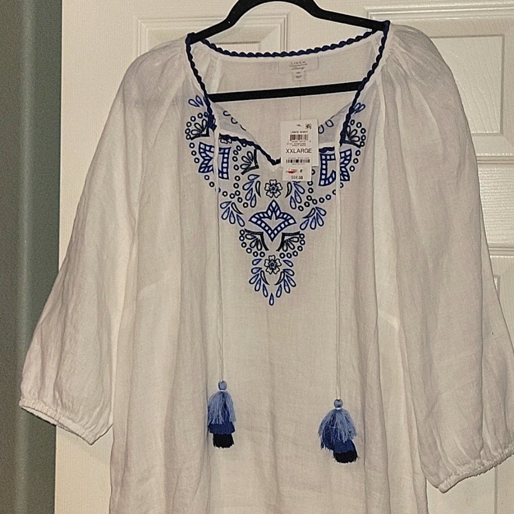 White with blue trim bojo style tsize 2X